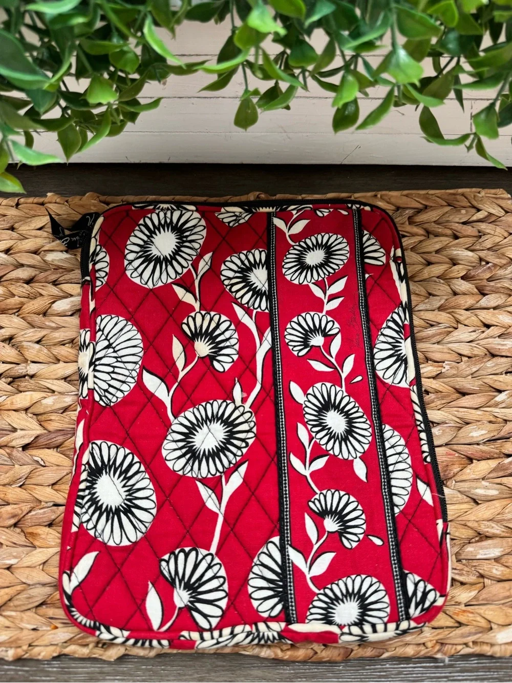Vera Bradley Deco Daisy Small Quilted Tablet Sleeve